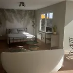 Away Konukevi 4*